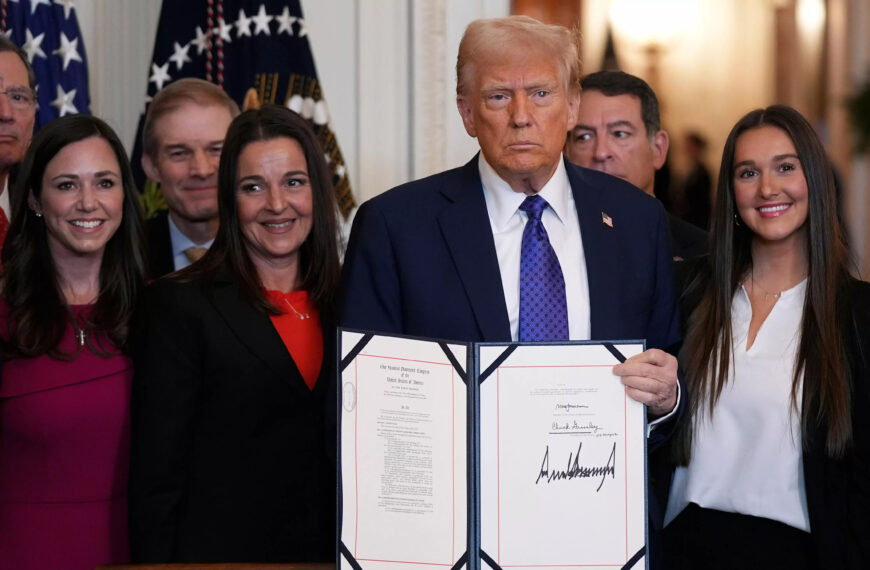 Trump says US will detain migrants&hellip;