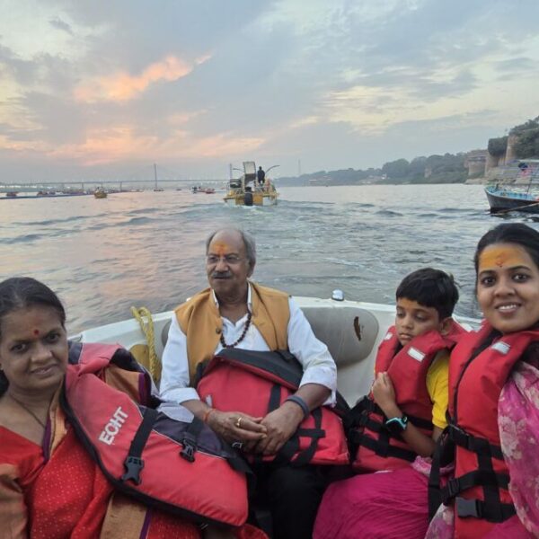 Mahakumbh 2025: MP Brijmohan took a bath in Triveni…