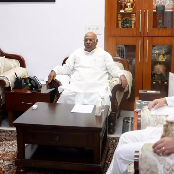 Congress, RJD Begin Bihar Poll Talks, No CM Face…