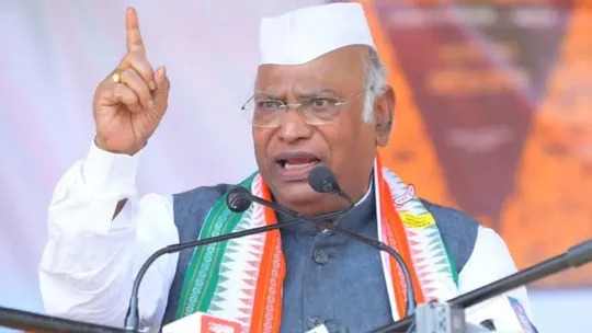 Due to the lack of crowd in Kharge’s rally…