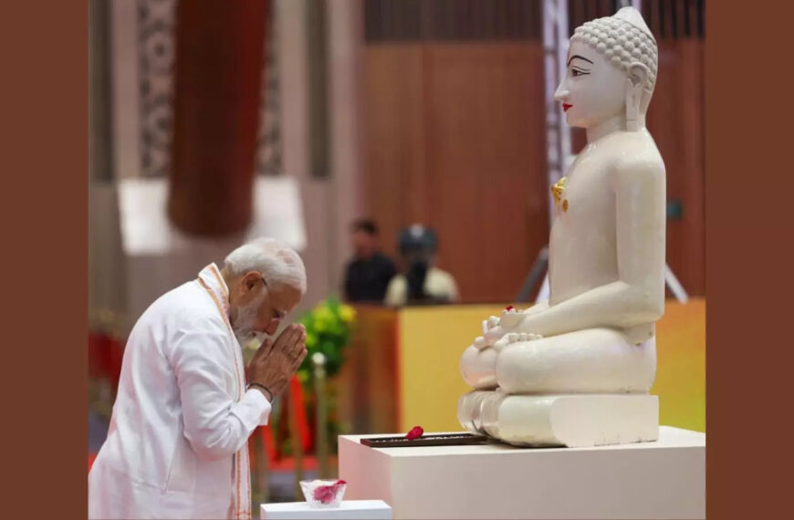 PM Modi pays tributes to Mahavir&hellip;