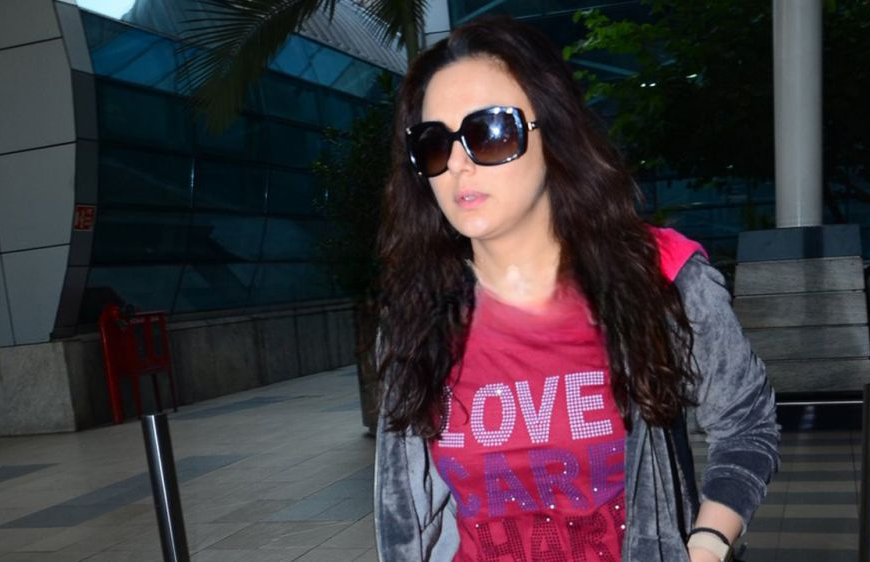Preity Zinta offers prayers at Tadbund&hellip;