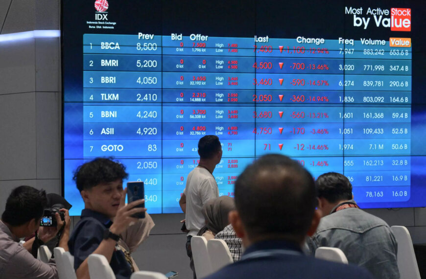 Asian shares gain despite uncertainty over&hellip;