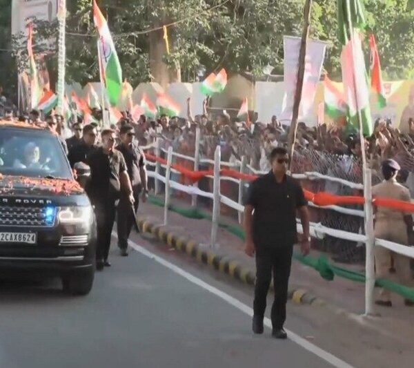Huge crowd gathered in PM Modi’s road show in…