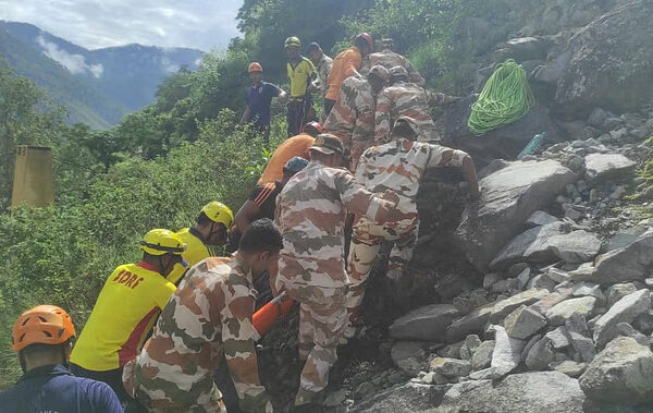 Accident on Rishikesh-Badrinath Highway: Tempo-Traveller fell into the river,…