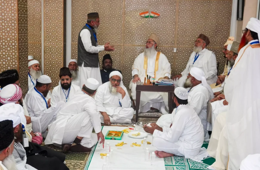RSS Chief Meets 60 Islamic Scholars to Foster Hindu-Muslim Dialogue