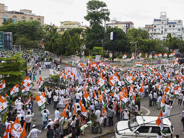 Bihar Chakka Jam : Opposition parties block the roads…
