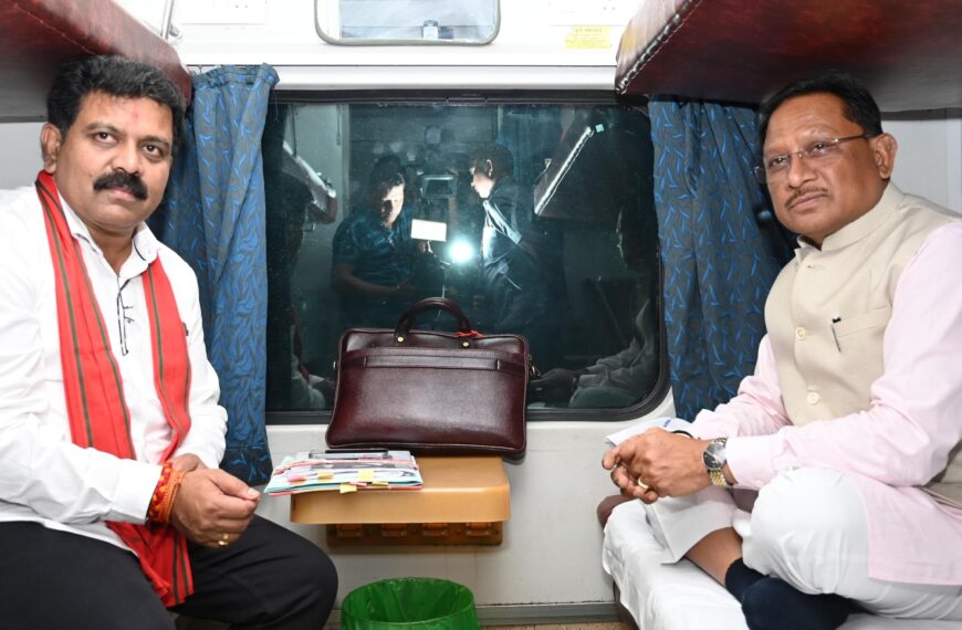 Chief Minister Vishnu Deo Sai leaves for Surguja by train