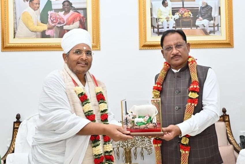 CM meets revered Saint Asang Dev&hellip;