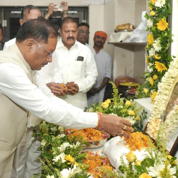 Chief Minister Vishnu Deo Sai pays tribute to former…