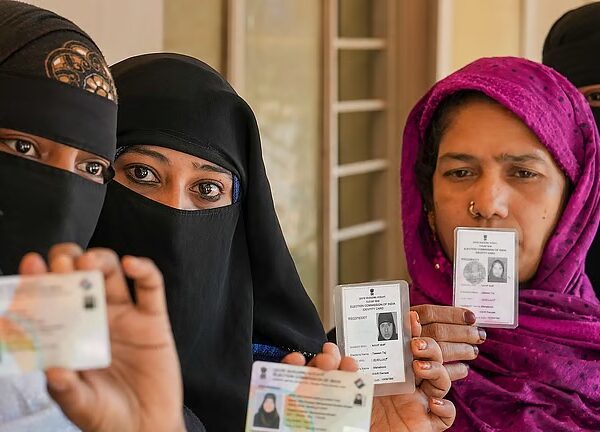 Bihar Polls: Anganwadi Workers to Verify Burqa-Clad Voters’ Identity