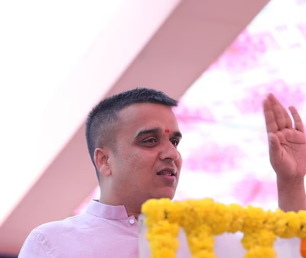 Gujarat CM reshuffles cabinet; total strength rises to 26;…