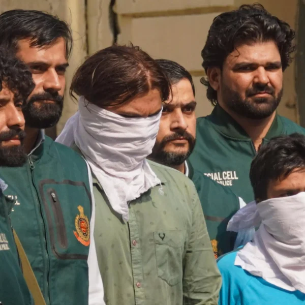 2 Suspected ISIS Operatives Plotting Attack in Delhi Mall,…