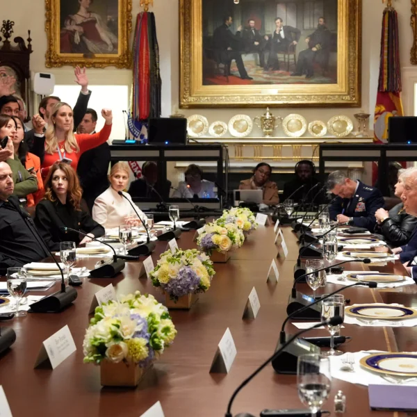 Trump Urges Ukraine, Russia to Stop War