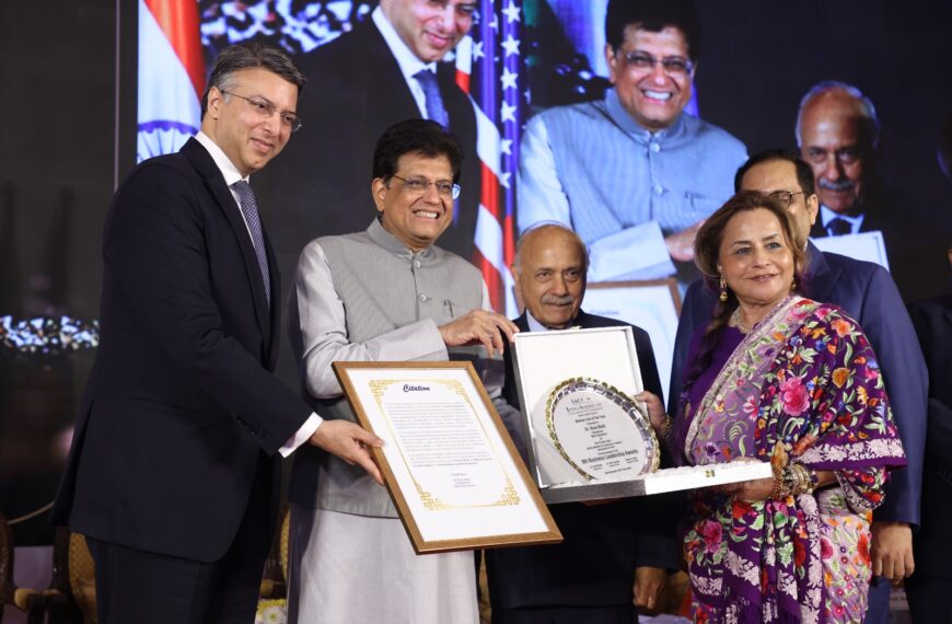 Dr. Bina Modi Felicitated with "Woman…