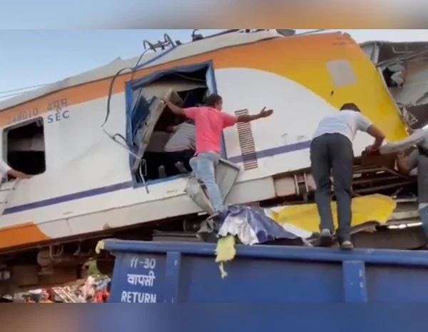 5 dead, 14 injured as passenger train collides with…