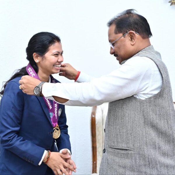 Women’s Cricket Team Physio Akanksha Satyavanshi Meets Chief Minister&hellip;