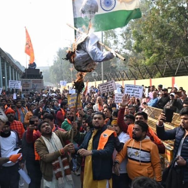 Chaos at Bangladesh High Commission as VHP, Bajrang Dal&hellip;