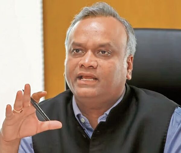 Karnataka BJP targets Priyank Kharge for sharing ”AI-generated image”,&hellip;