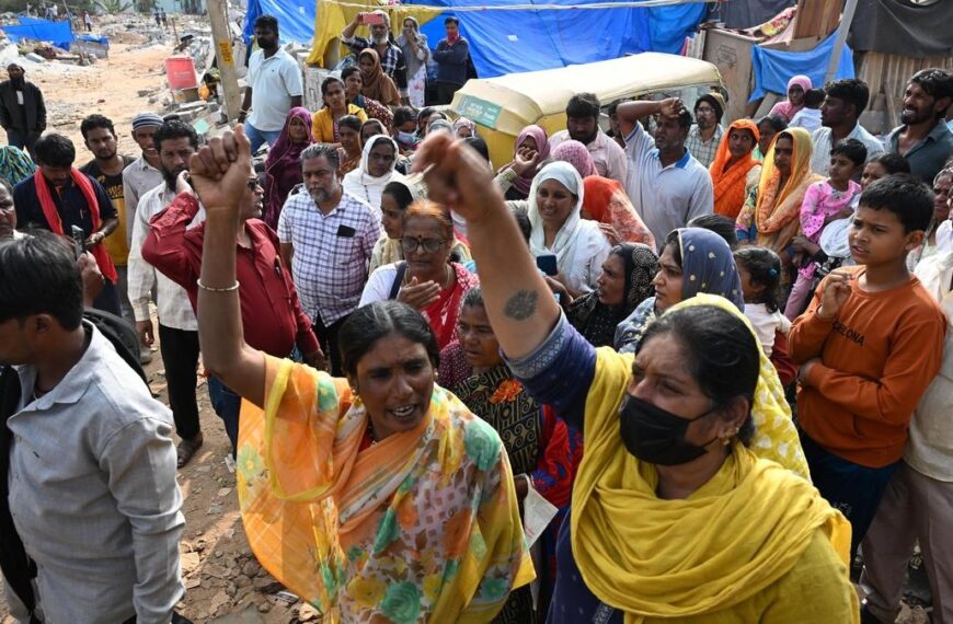 BJP stages protest against giving houses&hellip;
