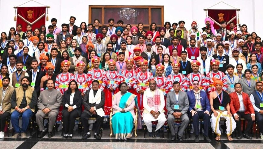 Chhattisgarh Tableau Artists Honored at Rashtrapati&hellip;