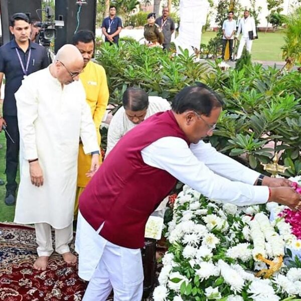Chief Minister Vishnu Deo Sai paid tribute to Kusum…