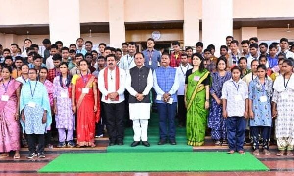 Faith Returns to the Mainstream: 140 Surrendered Naxals Meet Chief Minister Sai