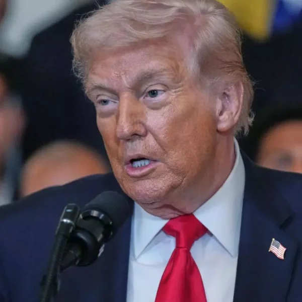 Trump Delays Strait of Hormuz Deadline as Wall Street…