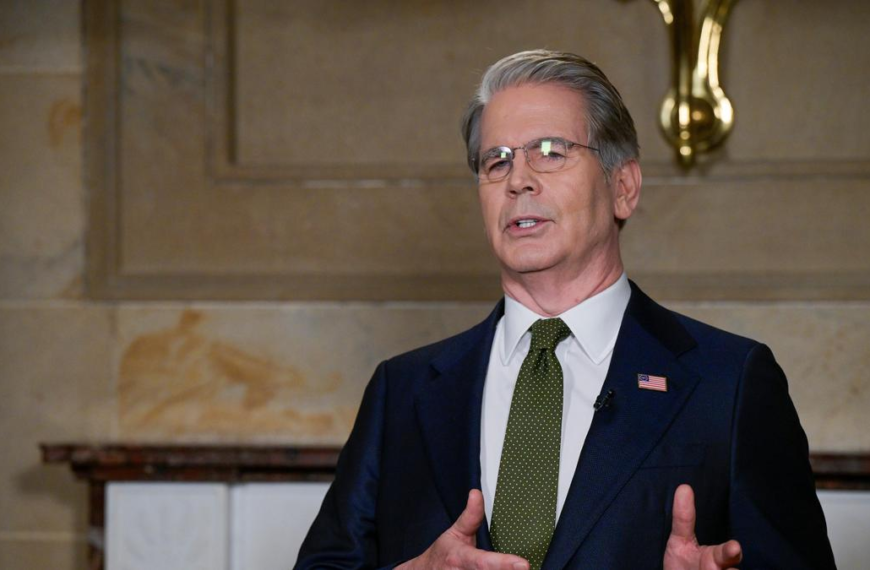 US issues 30-day waiver allowing Indian refiners to purchase Russian oil amid Iran war