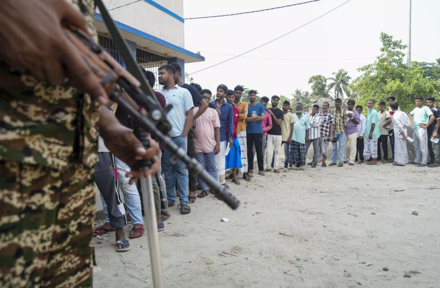 EC Orders Suspension of 5 Police Officers in Bengal for ‘Serious Misconduct’ During Polls