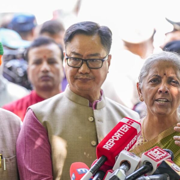 BJP delegation meets ECI, seeks stringent action against Kharge…