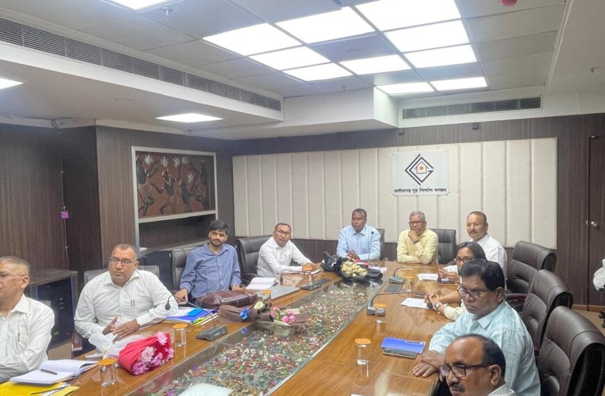 Six Member Team from Jharkhand State Housing Board Arrives in Chhattisgarh to Study Housing Schemes and Procedures