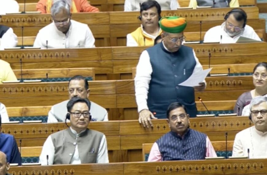 Parliament special sitting : Bills to implement women’s reservation and delimitation tabled in Lok Sabha