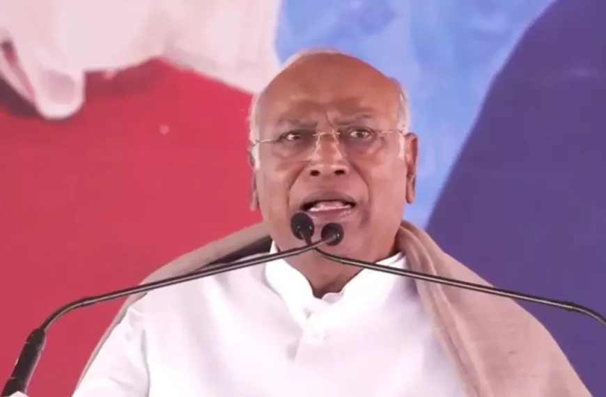 Kharge Hails Huge Mandate Ahead of VD Satheesan’s Swearing-in as Kerala CM