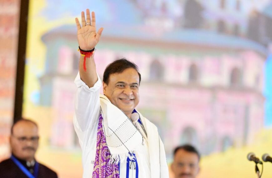 Himanta Biswa Sarma takes oath as Assam CM for second successive time