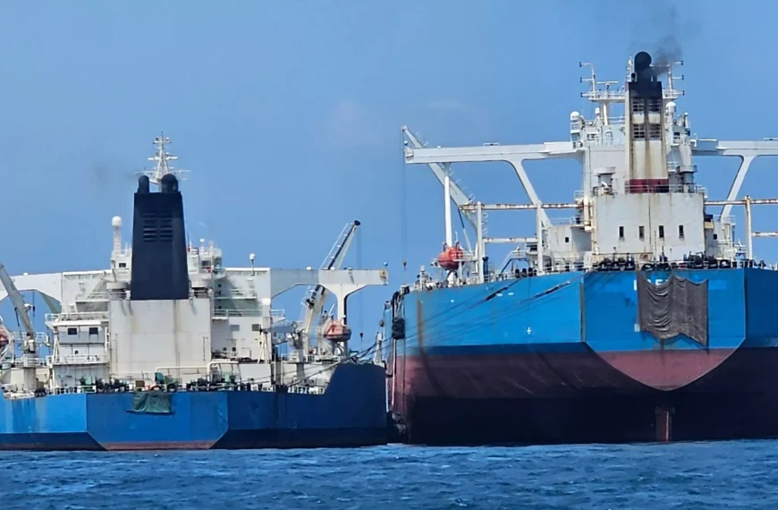 US Extends Sanctions Waiver for Russian Oil Already at Sea