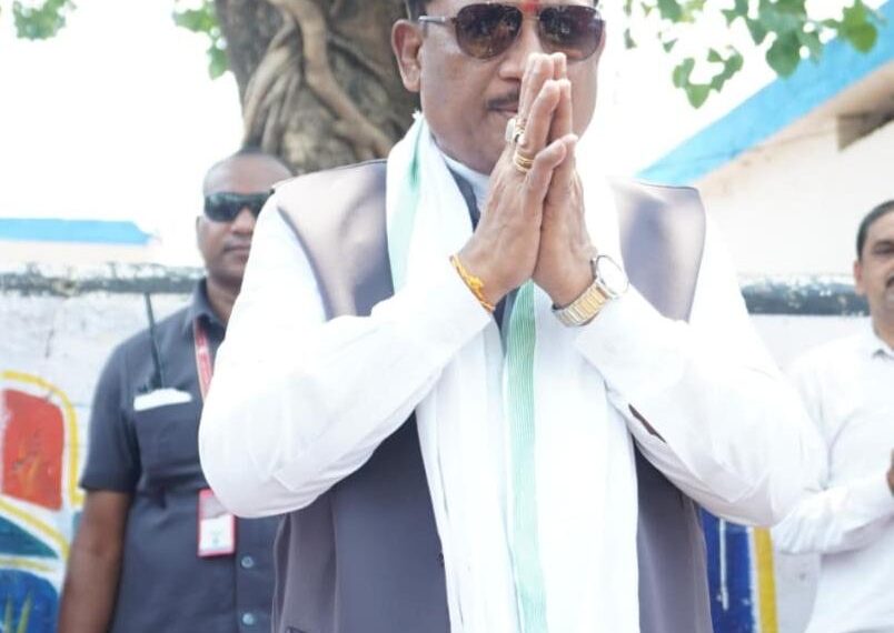 Chief Minister’s Simplicity and Sensitivity on Display at the Village Chaupal