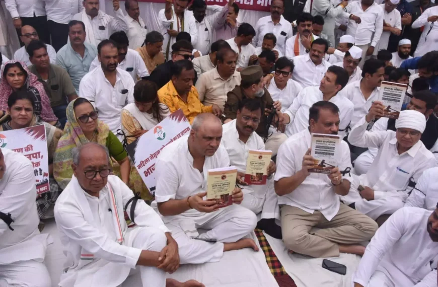 MP CM Says Natarajan Row Is Cong. Insider’s Job