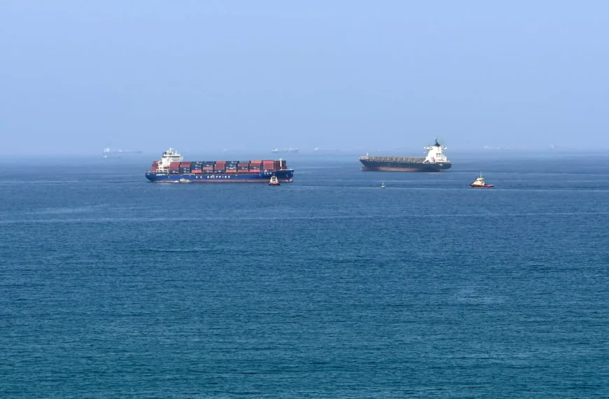 Iran Says Held First Meeting with Oman on Managing Hormuz