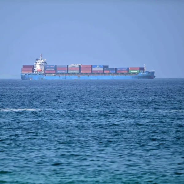 Iran Warns Ships Not to Bypass its Chosen Hormuz&hellip;