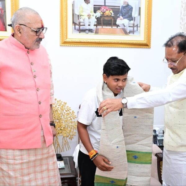 CG CM Sai Honours Mahak Narwase who got selected as Vice-Captain of Indian Under-19 Women’s Cricket Team for Sri Lanka Tour