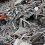 Venezuelans Search Rubble for Survivors&hellip;