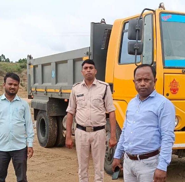Crackdown on Illegal Sand Mining: Chhattisgarh Seizes Tipper and 90 Cubic Metres of Unauthorised Sand