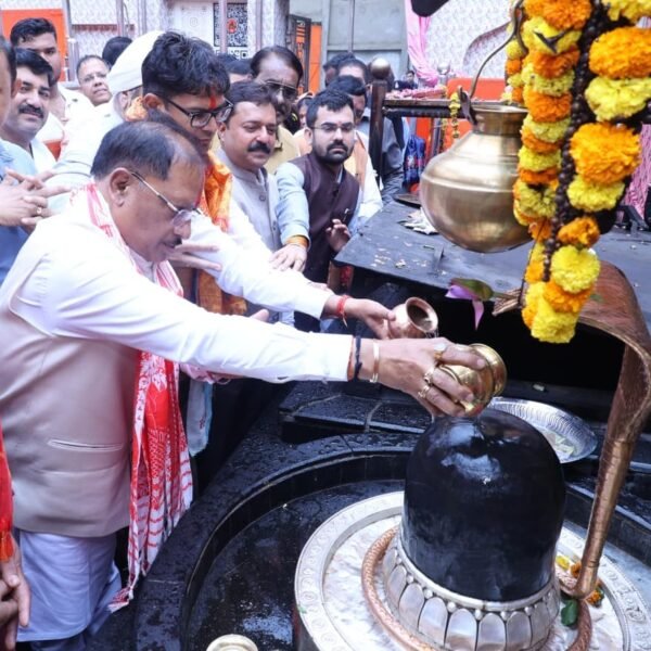 CM Vishnu Deo Sai Offers Prayers at Satyanarayan Baba Dham on Guru Purnima