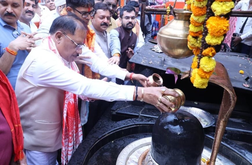 CM Vishnu Deo Sai Offers Prayers at Satyanarayan Baba Dham on Guru Purnima