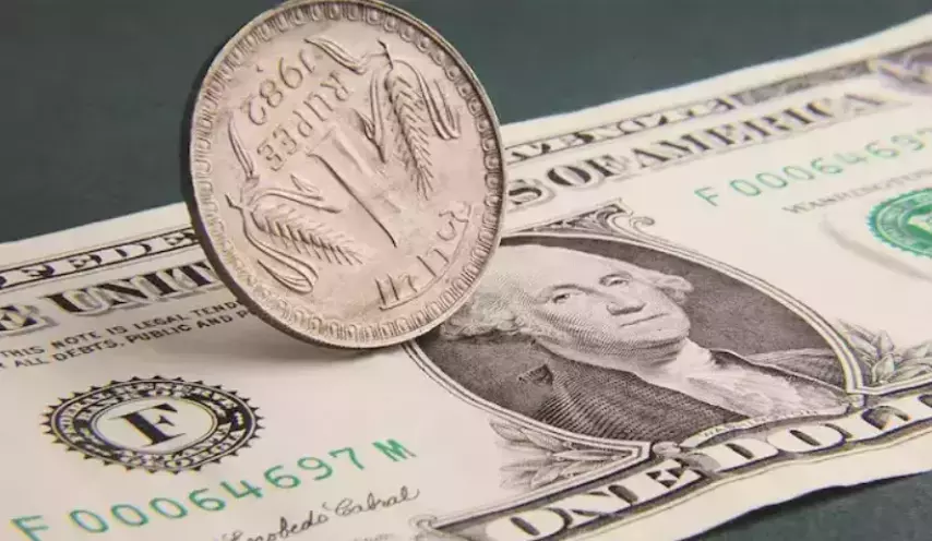 Rupee Strengthens 12 Paise Against US Dollar in Early Trade