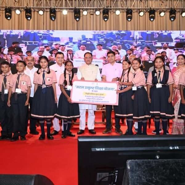 Education of Workers’ Children Key to Building Developed Chhattisgarh: Vishnu Deo Sai