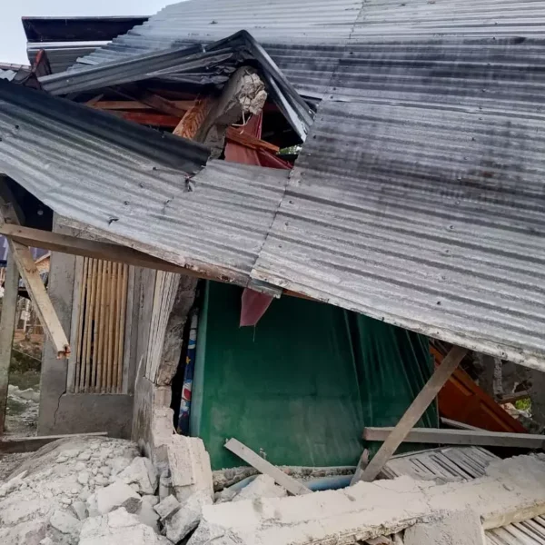 Rescuers Search for Survivors as Indonesian Quake Death Toll Rises to 47