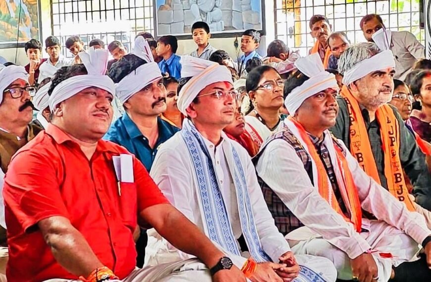 From Blasts to Broadcasts: Dantewada’s Chhindnar Tunes In to PM Modi’s ‘Mann Ki Baat’