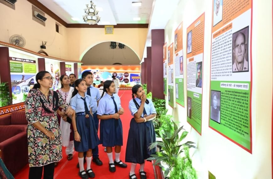 Students Explore Chhattisgarh’s Freedom Struggle and 150-Year Journey of ‘Vande Mataram’